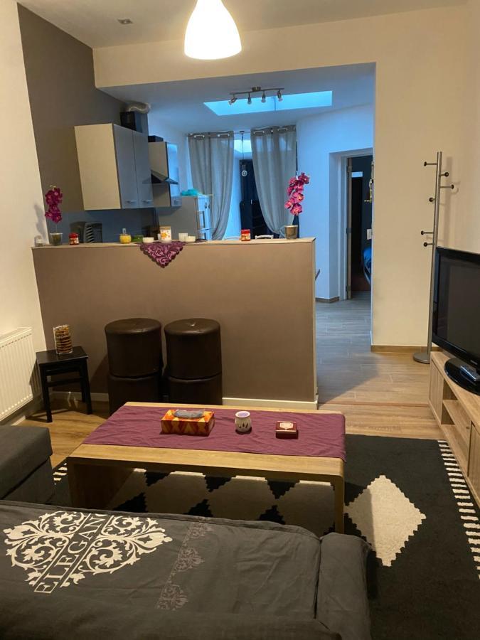 Superbe Appartement Charleroi Bagian luar foto