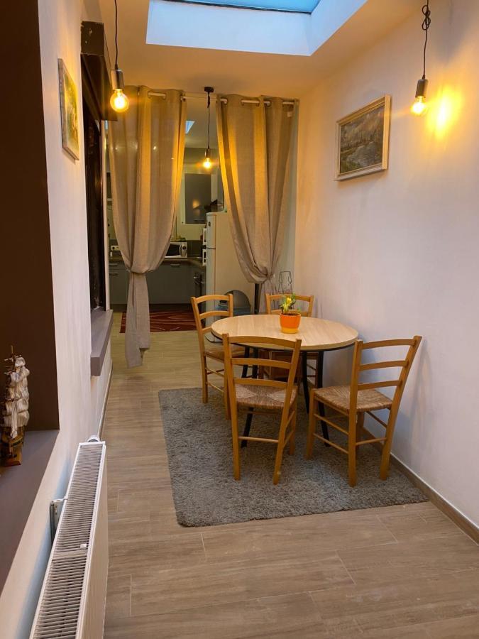 Superbe Appartement Charleroi Bagian luar foto