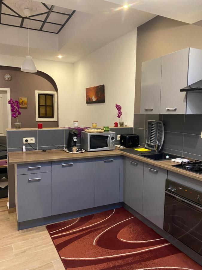 Superbe Appartement Charleroi Bagian luar foto