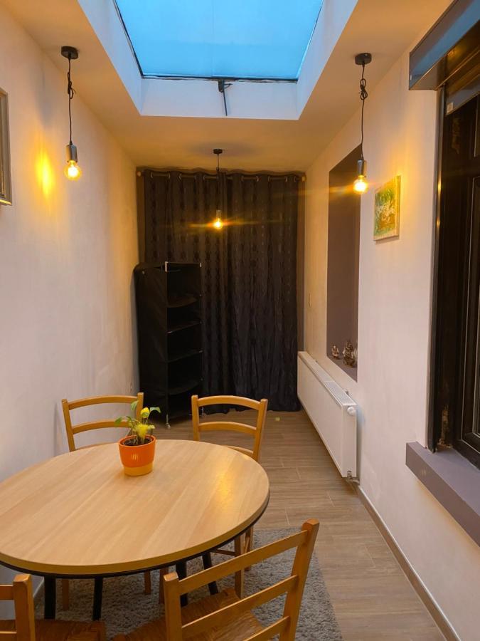 Superbe Appartement Charleroi Bagian luar foto