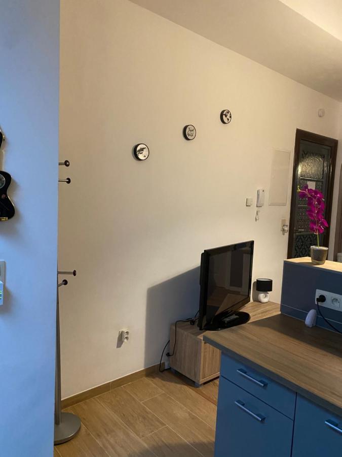 Superbe Appartement Charleroi Bagian luar foto