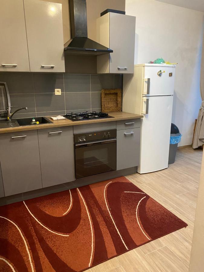Superbe Appartement Charleroi Bagian luar foto