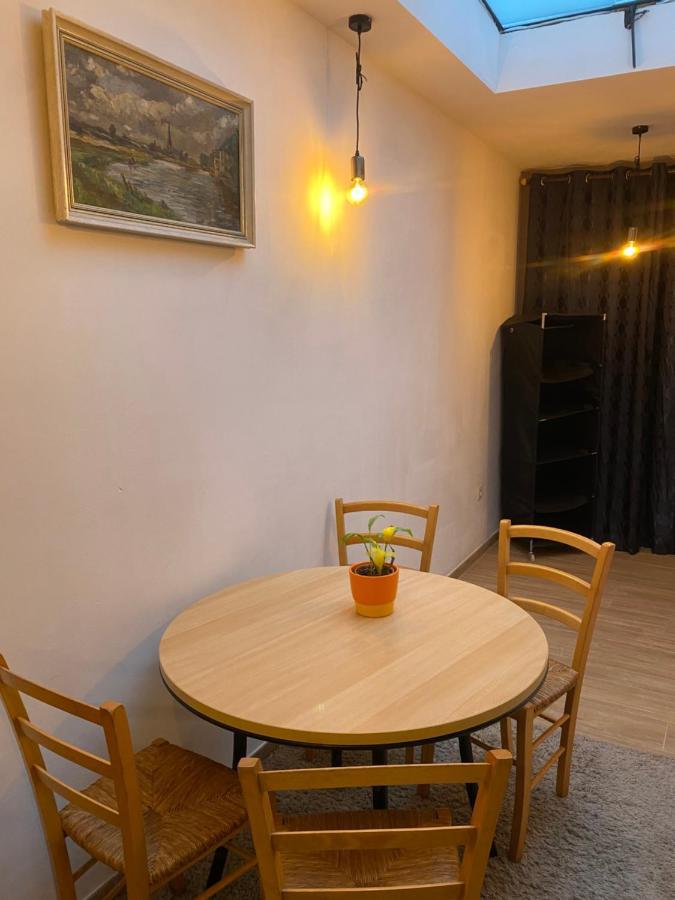 Superbe Appartement Charleroi Bagian luar foto