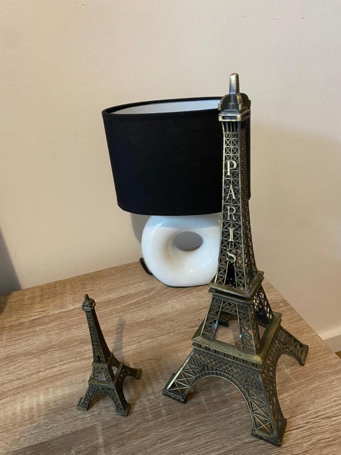 Superbe Appartement Charleroi Bagian luar foto